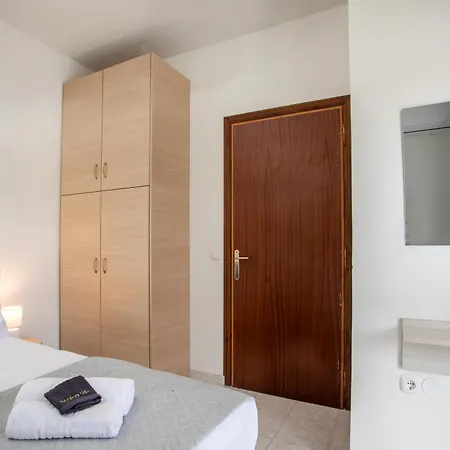 בית נופש Casa Platoni Apolakkia