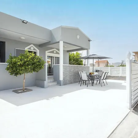 Casa Platoni Apolakkia